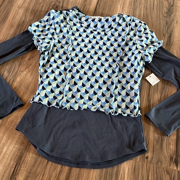 Mesh Geometric Stretch Top with Layering Long Sleeve Ribbed Tee - Picture 2 of 10